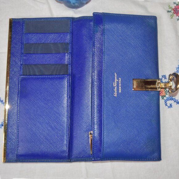 Salvatore Ferragamo Gancini Continental Wallet – Zaffiro Viola Blue - Picture 6 of 10